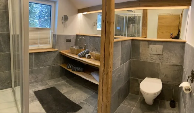 Familienchalet – Türe offen